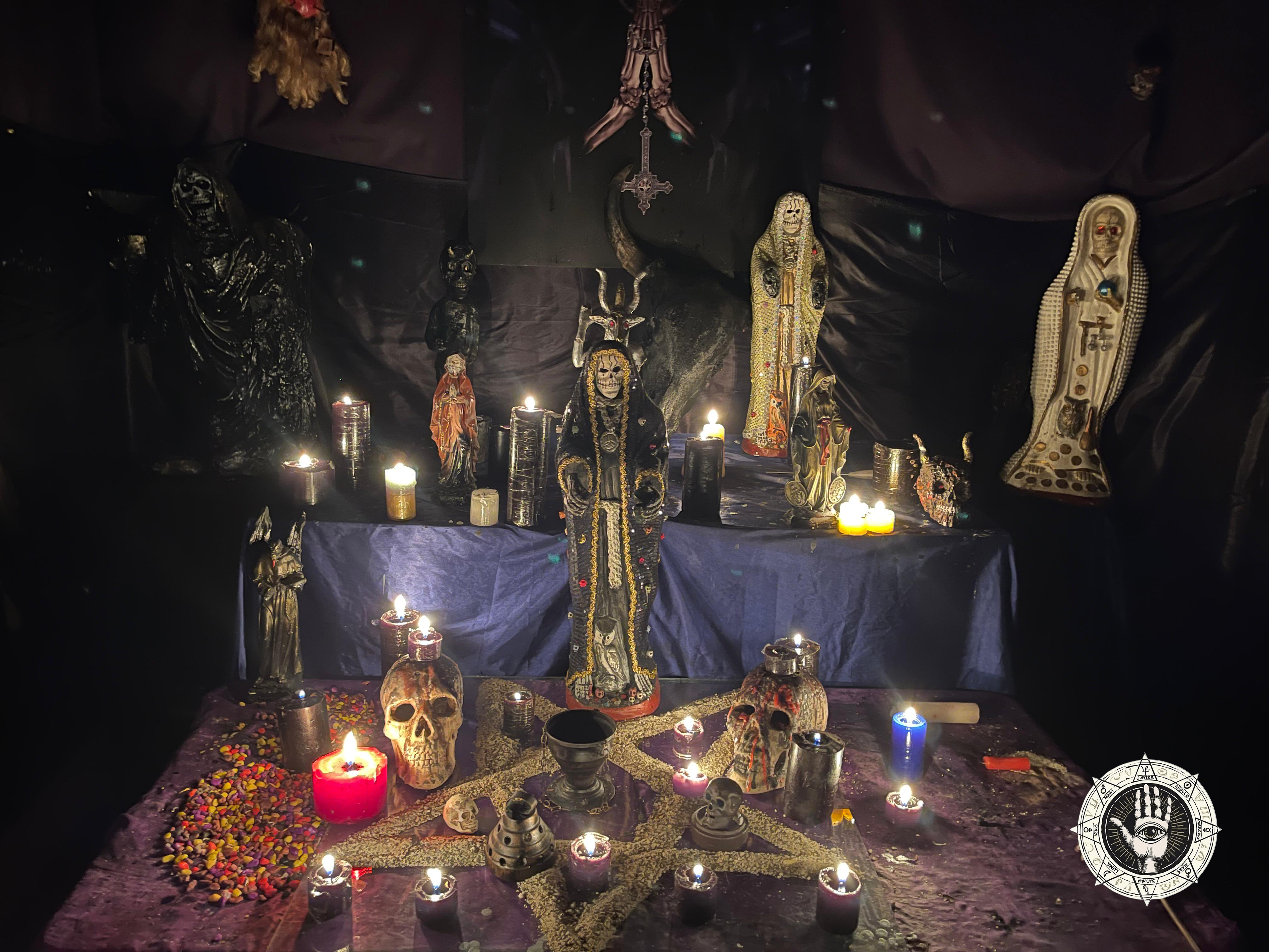 Equipo espiritual de RITUALES durante una ceremonia